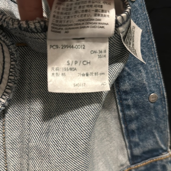 Levi’s Ex-Boyfriend Trucker Jacket (Light Wash in Small) - Picture 4 of 6
